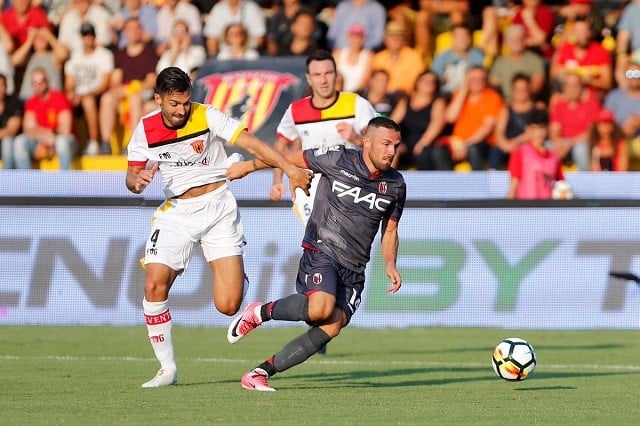 Soi kèo nhà cái trận Benevento vs Bologna, 04/10/2020