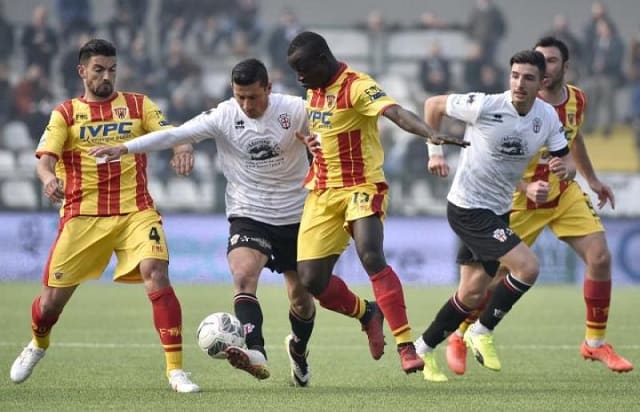 Soi kèo nhà cái trận Benevento vs Spezia, 8/11/2020