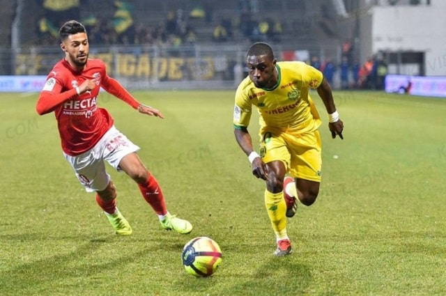 Soi kèo nhà cái trận Nimes vs Nantes, 28/2/2021