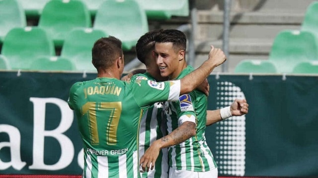 Soi kèo nhà cái trận Elche vs Betis, 04/04/2021