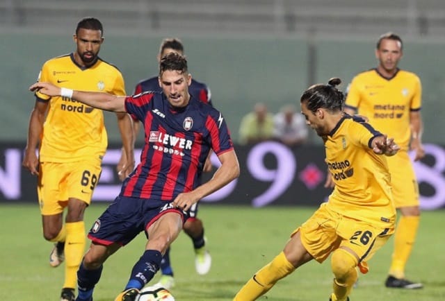 Soi kèo nhà cái trận Crotone vs Verona, 14/05/2021