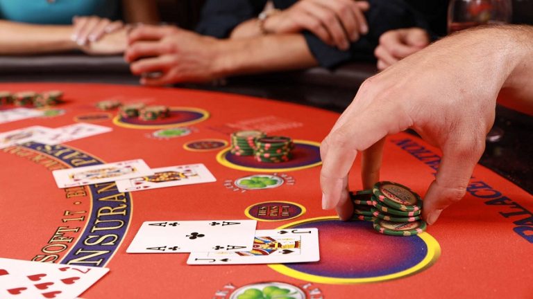 Cách hoàn thiện khả năng chơi Blackjack online