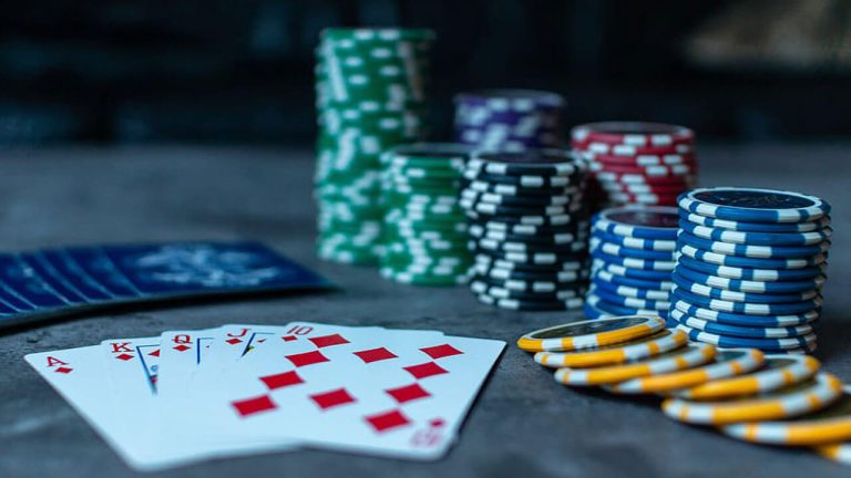 Chiến thuật đánh poker chơi trên mọi ván mọi đối tượng đối thủ