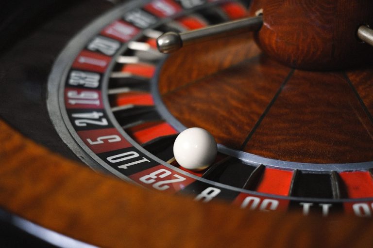 Hướng dẫn chi tiết cách đặt cược Roulette